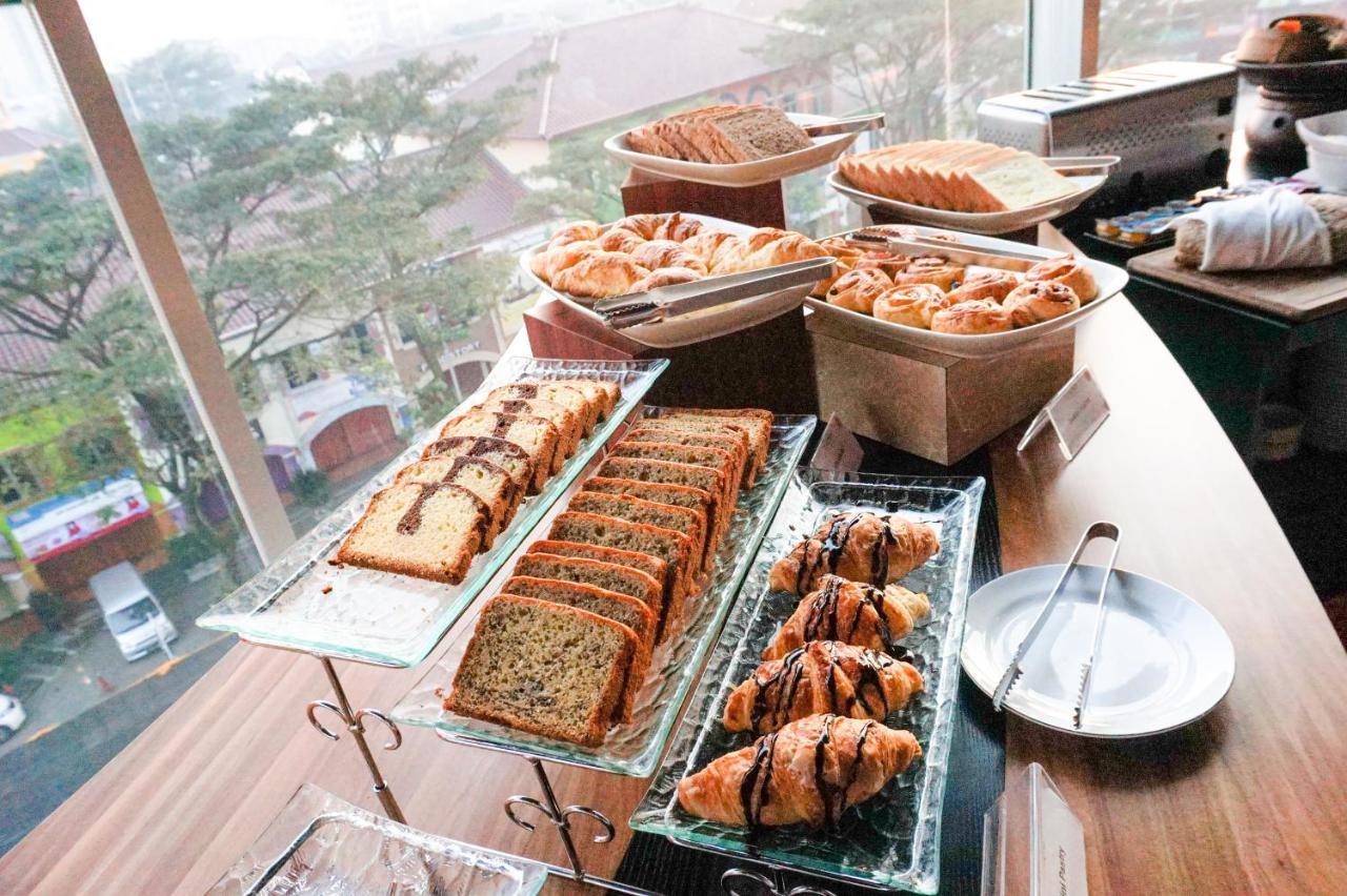 Fox Lite Hotel Metro Indah - Bandung Buitenkant foto