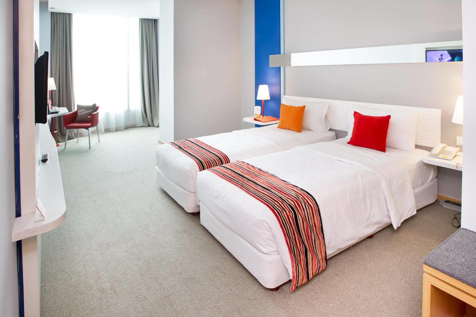 Fox Lite Hotel Metro Indah - Bandung Buitenkant foto